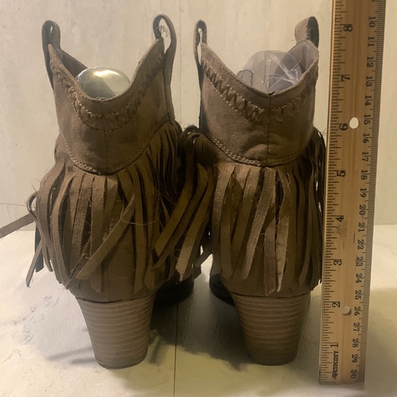 Forever 21 Women’s Brown Faux Suede Fringe Block Heel Western Ankle Boots - Picture 4 of 12